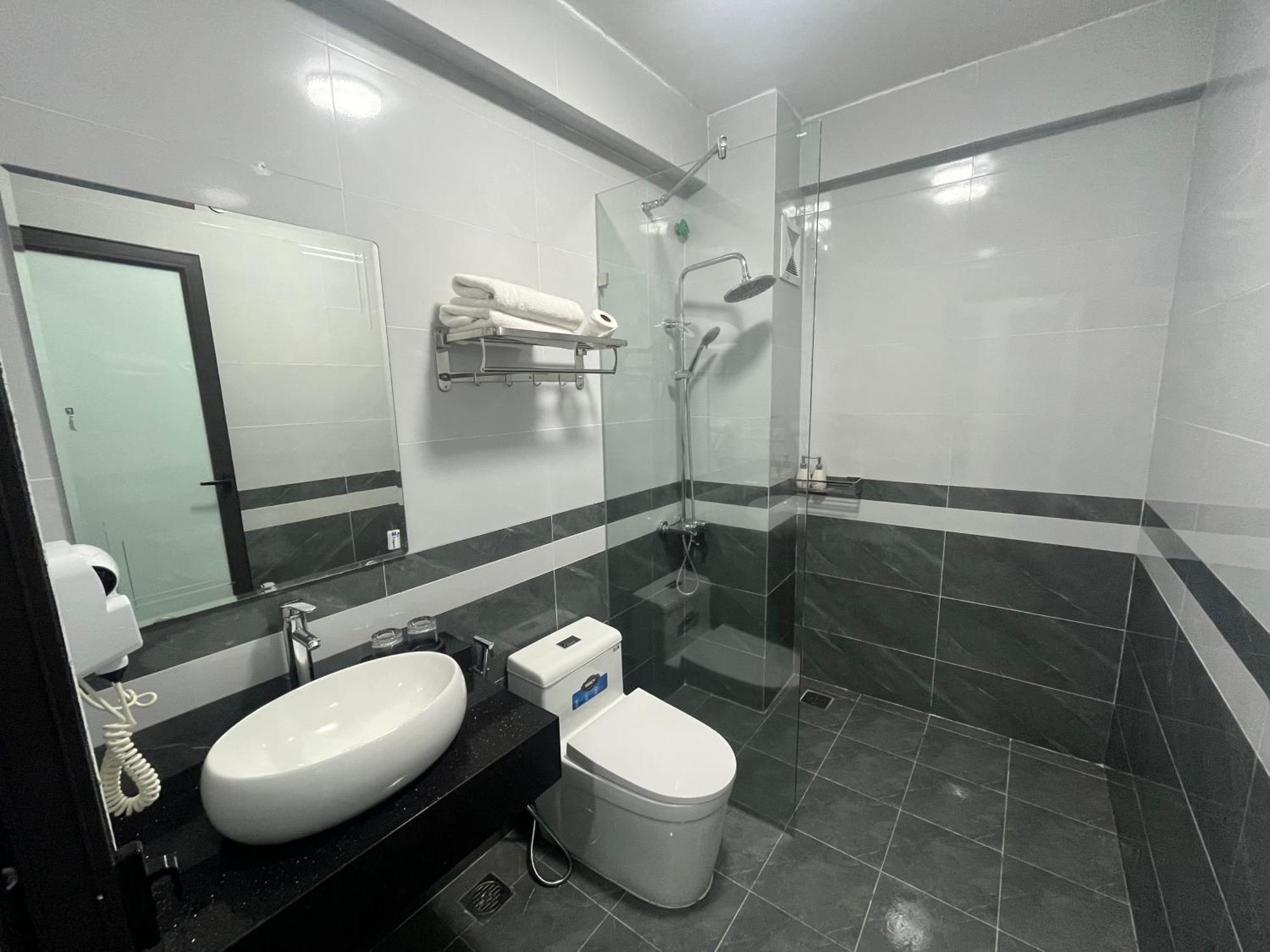 The Queen Hotel&Spa 2 Hanoi Buitenkant foto